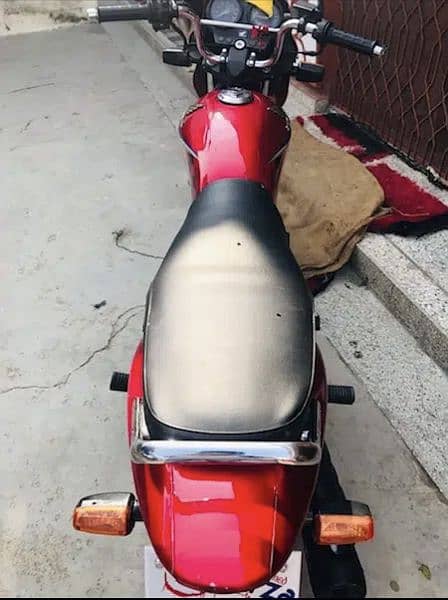 Honda Deluxe Red in lush Condition only wats app 4