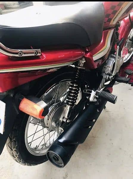 Honda Deluxe Red in lush Condition only wats app 9