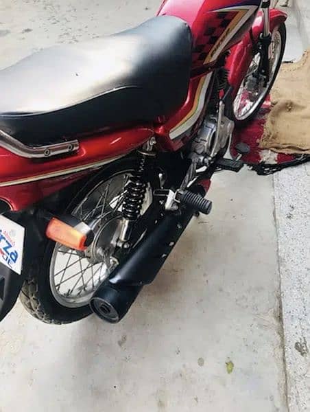 Honda Deluxe Red in lush Condition only wats app 12