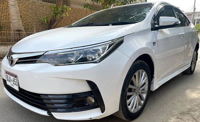 toyota corolla Altis  2017 Reg 2018 9