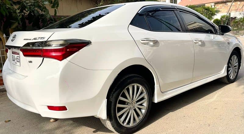 toyota corolla Altis  2017 Reg 2018 18