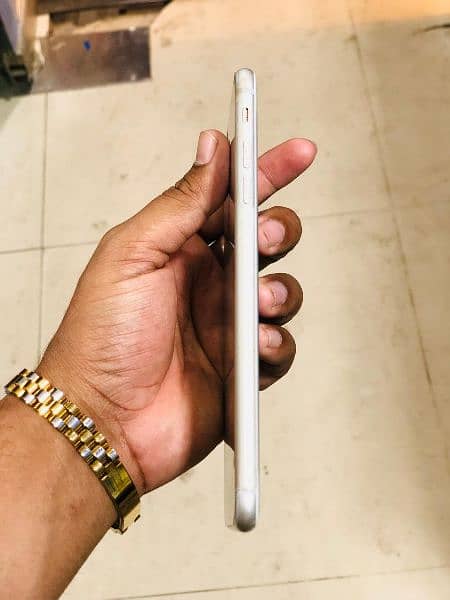 I phone 7 plus 256 GB pta approved. 03277203132 1