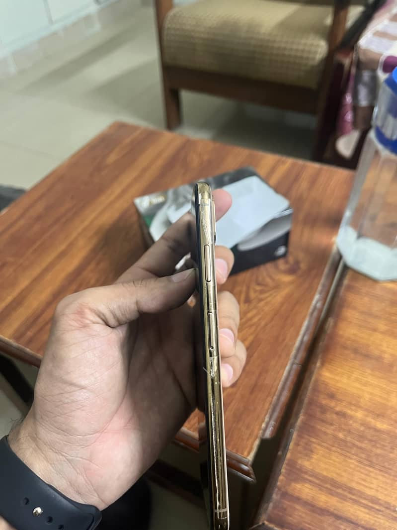 Iphone XS Max Rose Gold 256GB PTA Approved 4