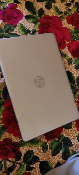 HP Laptop 15s AMD Ryzen 5 3500U 3