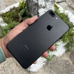 I phone 7 Plus 128 gb 10/10 with handfree box and charging wire