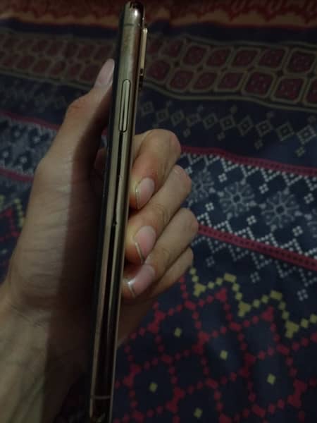 Iphone XS 64gb non pta waterpack in good Condition 3