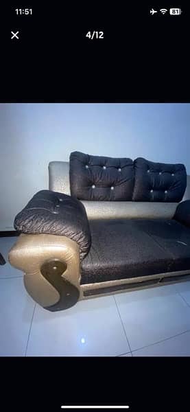 King Size Sofa Set With Table good condition 4