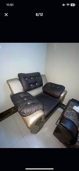 King Size Sofa Set With Table good condition 8