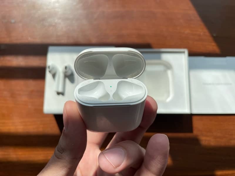 AirPods Charging Case (1st/2nd Generation) 2
