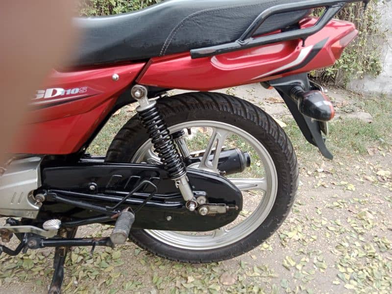 Motorcycle suzuki GD 110s 2