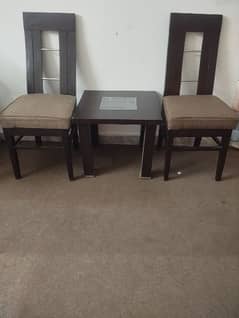 Coffee table with 2 Molty foam chairs, condition 10/10