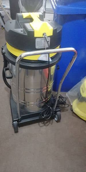 Three Motors Commercial Vacuum Cleaner 7