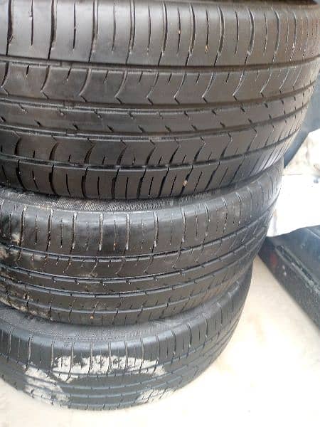 17 inch brand new rim and tyers and bucket seats in mint condition 3