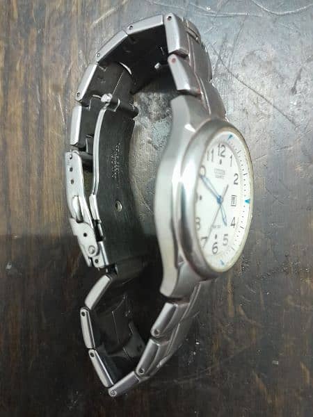 Genuine Citizen wrist watch like new for sale. 3