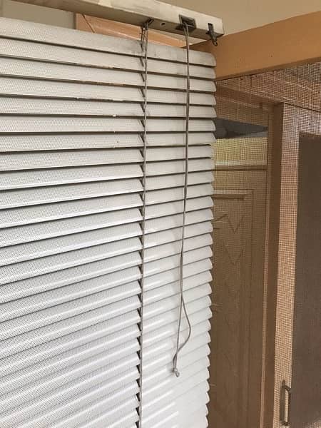 office blinds study room blinds used in very good condition 2