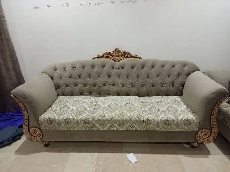 6 seater unused crown sofa in almost new condition 7
