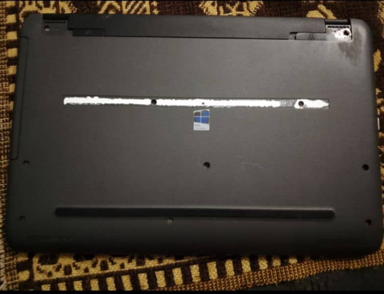 HP laptop 4GB RAM 500 harddisk(core i5, 3rd generation) 8