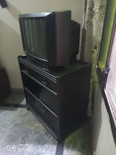 TV + TV Trolley + Dish 2