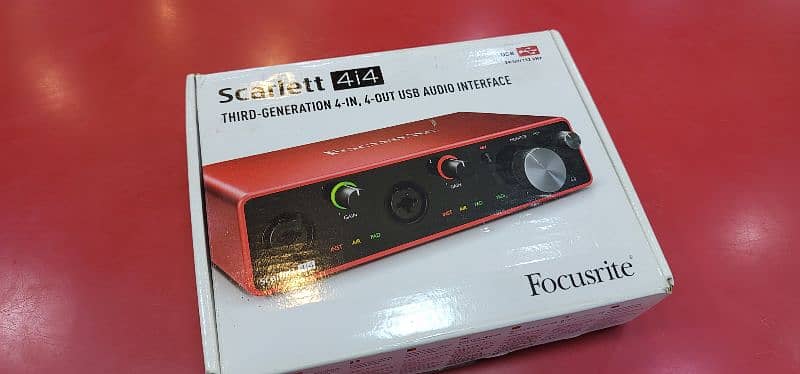 Focusrite Scarlett 4i4 | 3rd Generation Audio Interface 0