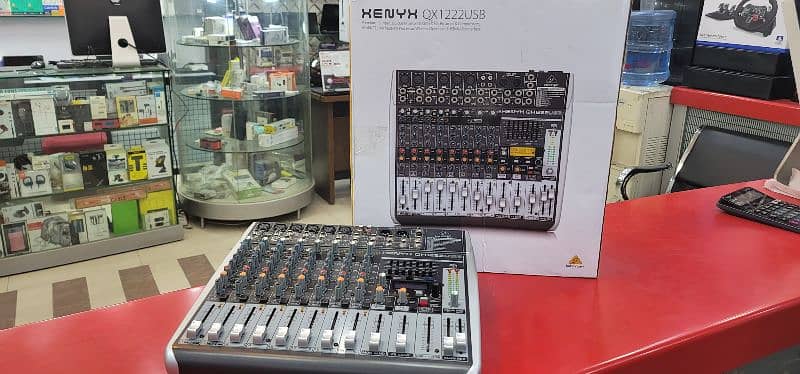 Behringer XENY QX1222USB 16 input Premium Audio Mixer 0
