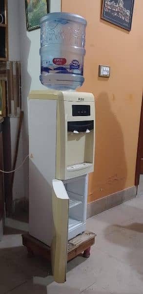 Haier Water Dispenser With Fridge 0
