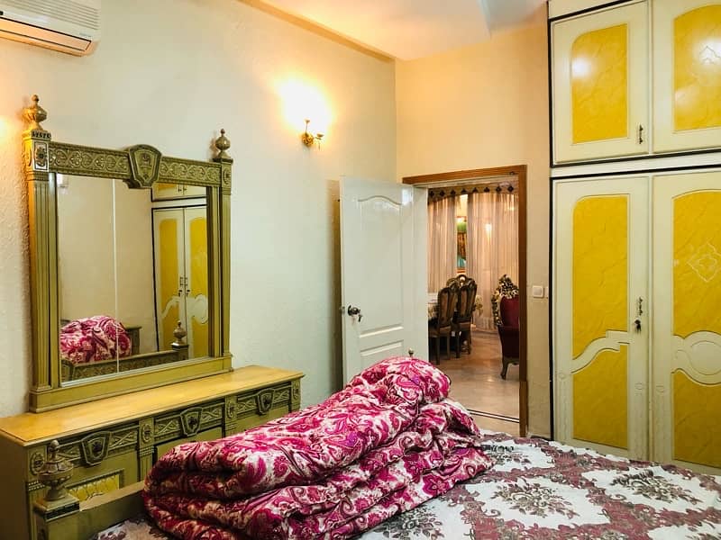 Guest House available in Iqbal Town Lahore 8