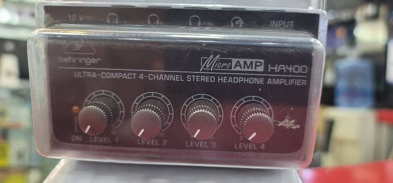 Behringer HA400 Micro Amplifier 1 in 4 out 1