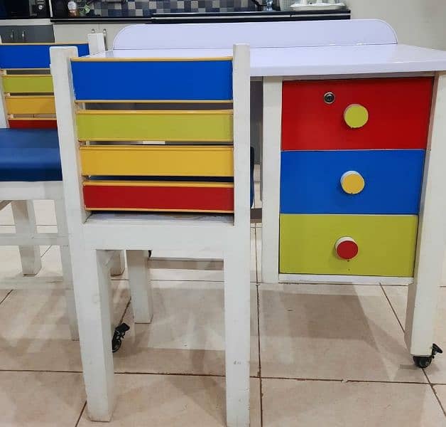 Study and Laptop Table with Two Chairs 4