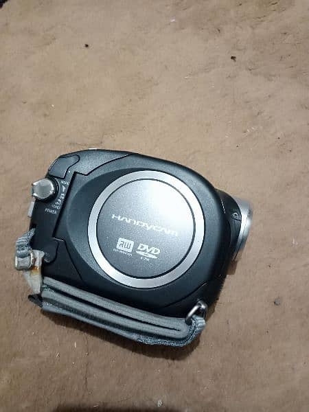 Sony DCR-DVD203-E DIGITAL VIDEO CAMERA 1