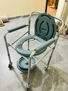 medicated commode chair
