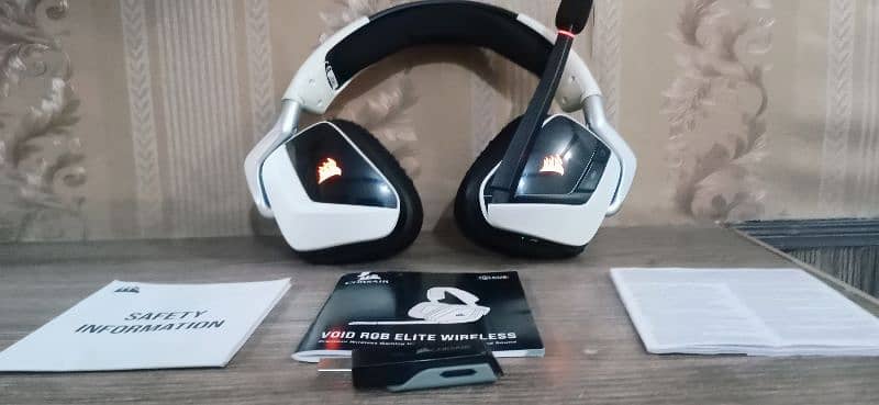 Corsair void RGB elite wireless gaming headphone 2
