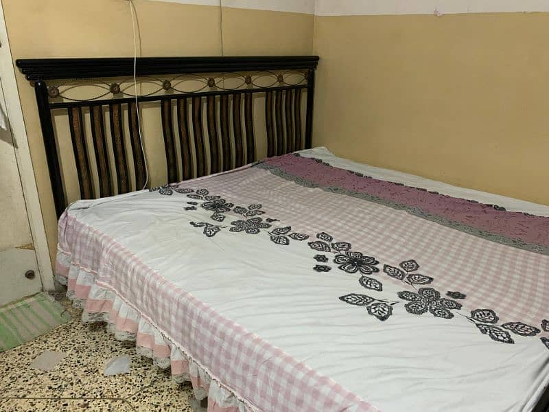king size bed (iron) 3