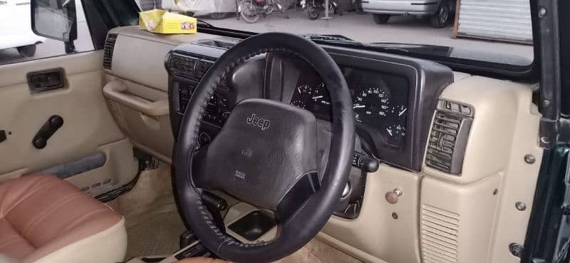 Wrangler Jeep Sahara Edition 4