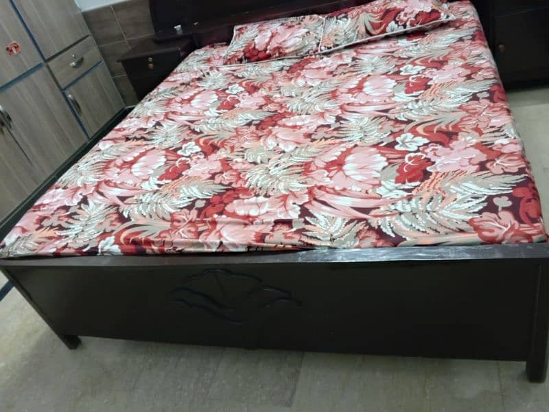 wooden bed with dressing and 2side tables 3