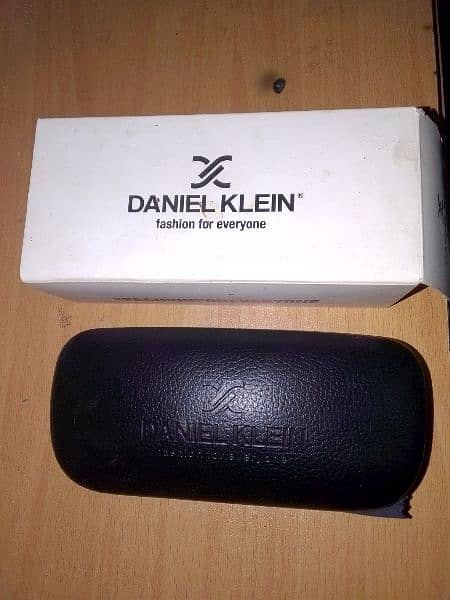 Daniel Klein sunglasses sell 0