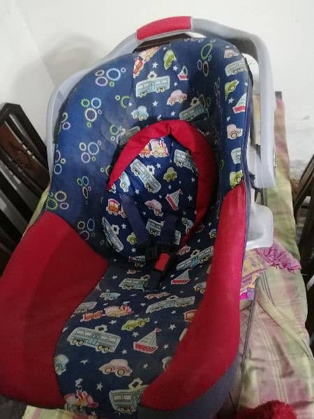 baby cot available 1