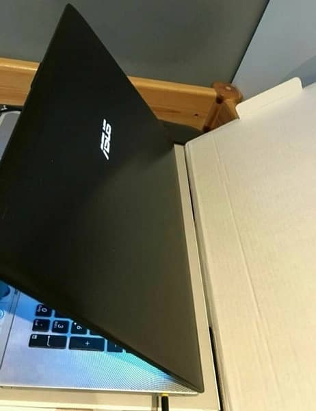 ASUS i7 Gaming Laptop 1