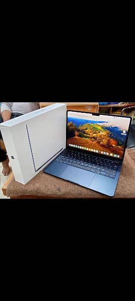 MacBook Air M2 2022 8GB 256GB 13.6" Midnight Color MLY33LL/A With Box 2