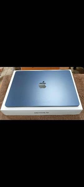 MacBook Air M2 2022 8GB 256GB 13.6" Midnight Color MLY33LL/A With Box 8