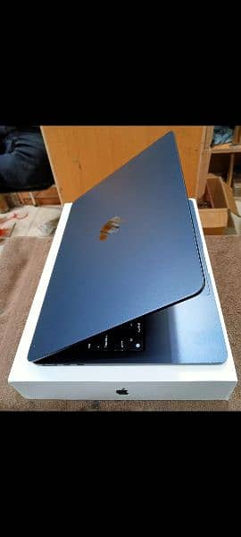 MacBook Air M2 2022 8GB 256GB 13.6" Midnight Color MLY33LL/A With Box 9