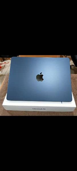 MacBook Air M2 2022 8GB 256GB 13.6" Midnight Color MLY33LL/A With Box 10