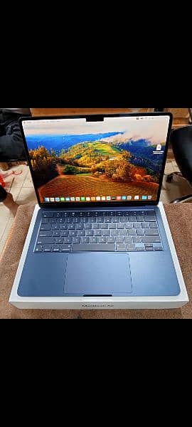 MacBook Air M2 2022 8GB 256GB 13.6" Midnight Color MLY33LL/A With Box 13