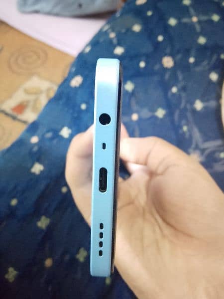 Realme Note 50 with box and charger 4