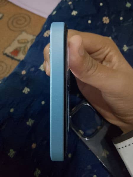 Realme Note 50 with box and charger 5