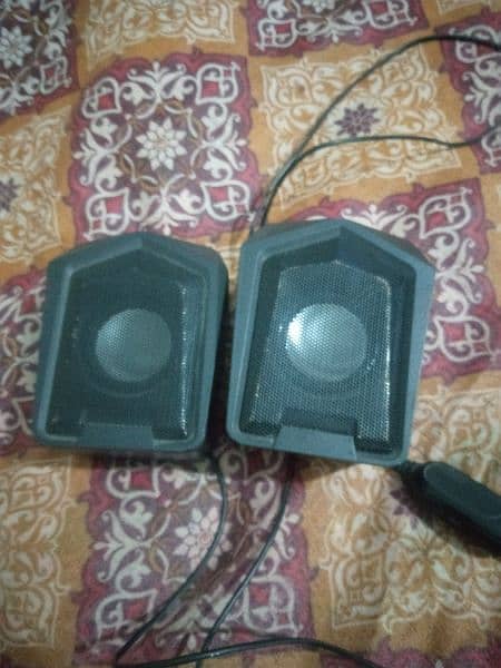 It is very beautiful Speakers please call on this number 03115465043 2