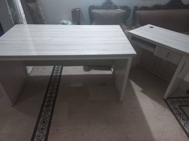 Office table for sale 4