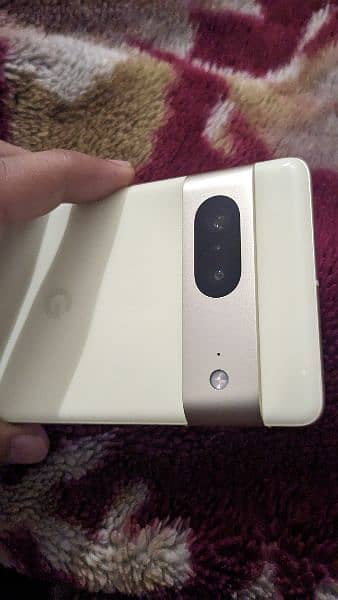 Google pixel 7 box pack only two months used. 1