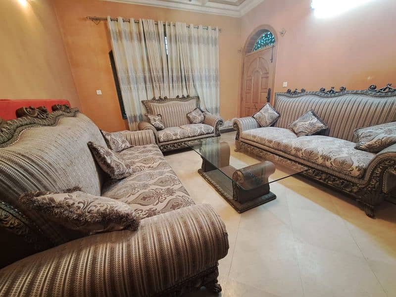 8 Seater Sofa With Lush Condition 3
