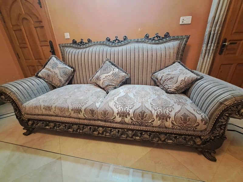 8 Seater Sofa With Lush Condition 8
