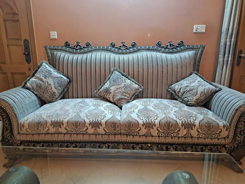 8 Seater Sofa With Lush Condition 9
